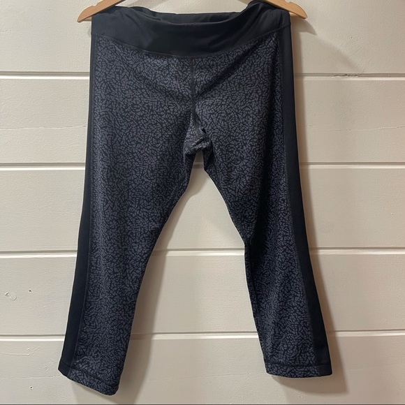 Under Armour 3/4 Length Leggings - Picture 5 of 5